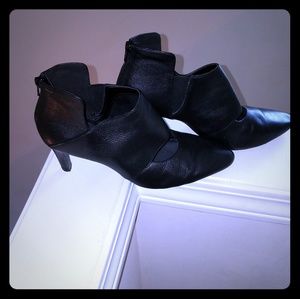 VINTAGE! Aerosols Women's Size 9 Shoes!